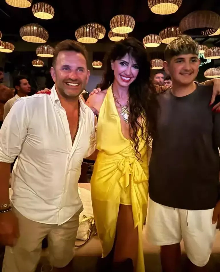 Hadise ile Anılmıştı! Okan Buruk, Eski Eşi Nihan Akkuş ile Sarmaş Dolaş Kutlama Yaptı