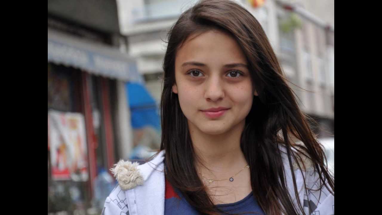 Kör Nokta'nin Aslım'ı Rabia Soytürk Estetik Güzeli Çıktı! Genç Oyuncunun Değişimi Ağızları Açık Bıraktı!