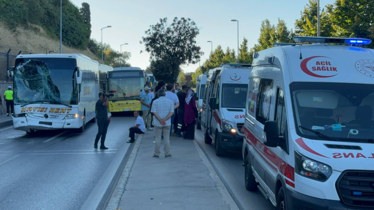 Üsküdar'da Şehirlerarası Otobüs, İETT Otobüsüne Çarptı