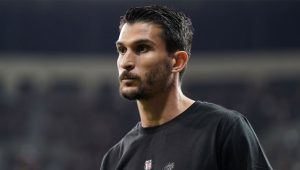 Beşiktaş, tecrübeli futbolcusu Necip Uysal’ın sol dizinde ön çapraz bağ