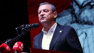 CHP Genel Başkanı Özgür Özel, silahla ayağından vurulduğu iddialarını yalanlayarak