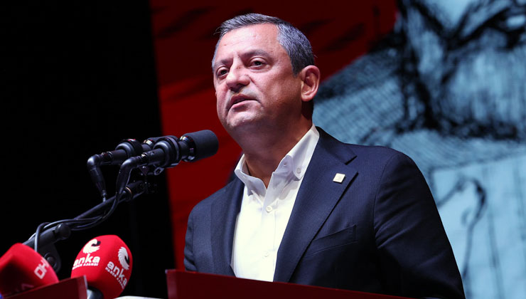 Özgür Özel, bacağından mı vuruldu? CHP'den açıklama geldi