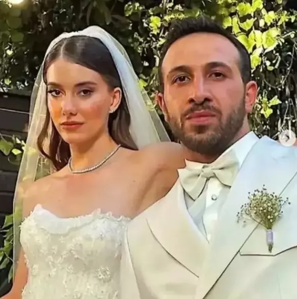 Yalı Çapkını'nın Sunası ve Abidini Nikah Masasında! Beril Pozam ve Ersin Arıcı Evlendi