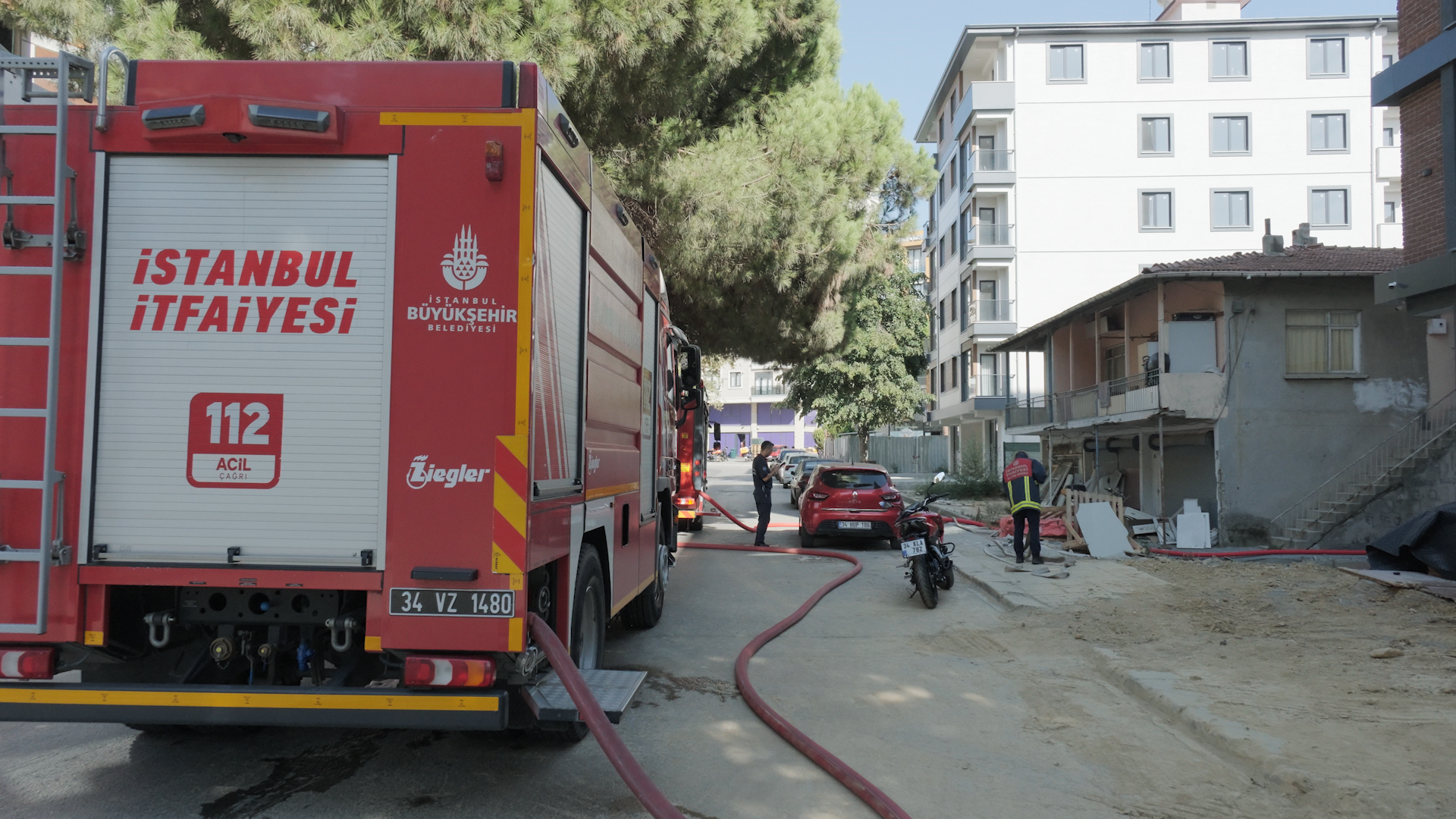 Maltepe Cevizli Mahallesi’ndeki bir evde akşam saatlerinde yangın çıktı. Olay