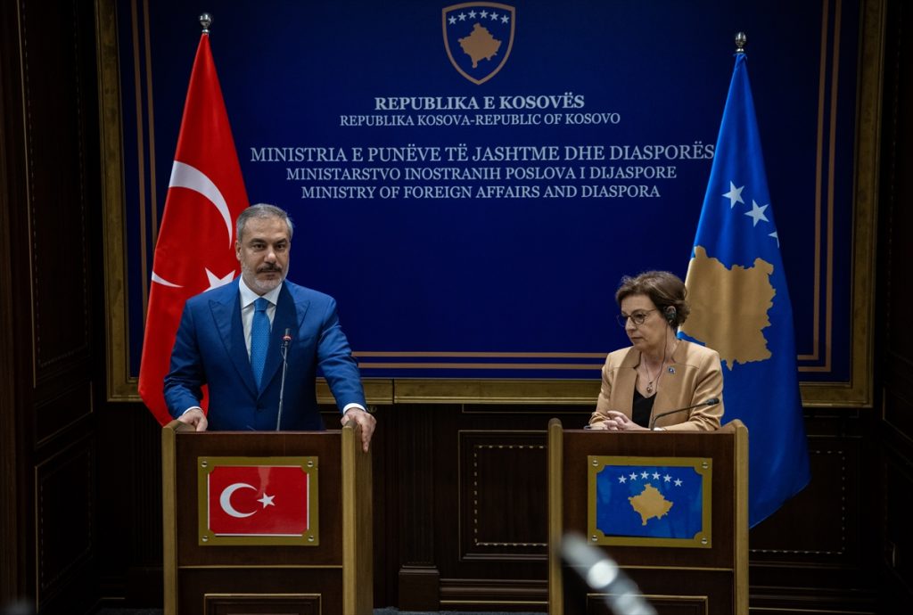 Dışişleri Bakanı Fidan, Kosovalı Mevkidaşıyla Görüştü