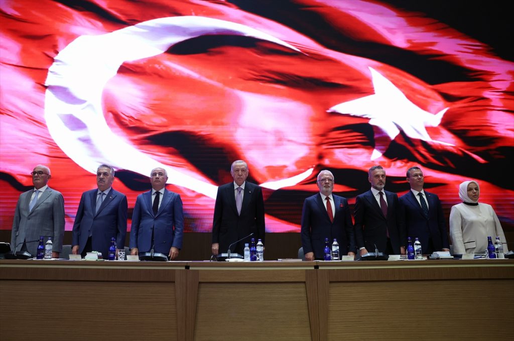 Erdoğan'dan Özel'e: Millete Hakaret Edeni Onur Konuğu Yaptı