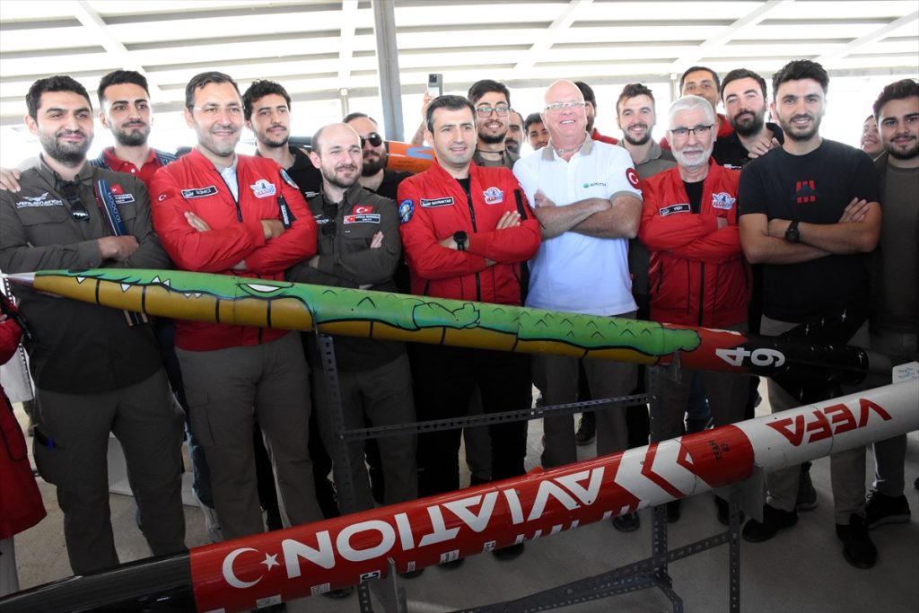 Selçuk Bayraktar'dan Gençlere Mesaj