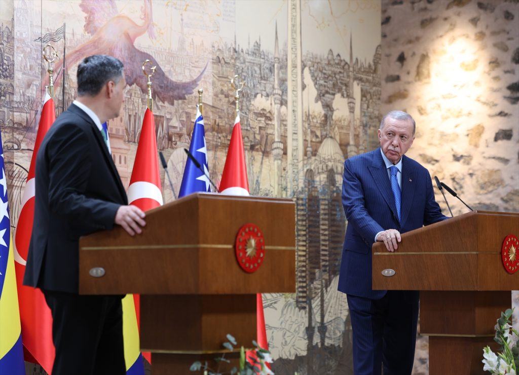 Bosna'da Yaşanabilecek Bir Menfi Gelişme Tüm Balkanlara Tehdit
