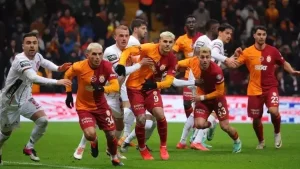 Trendyol Süper Lig’in 3. hafta erteleme maçı, futbolseverleri ekran başına