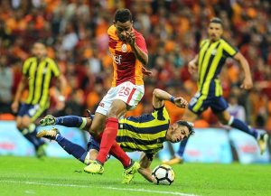 Süper Lig’in en çok beklenen karşılaşmalarından biri olan Fenerbahçe-Galatasaray derbisi,