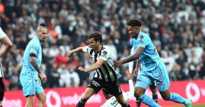 Trabzonspor, evinde Beşiktaş’ı ağırlayarak zorlu bir mücadeleye çıkacak. Her iki