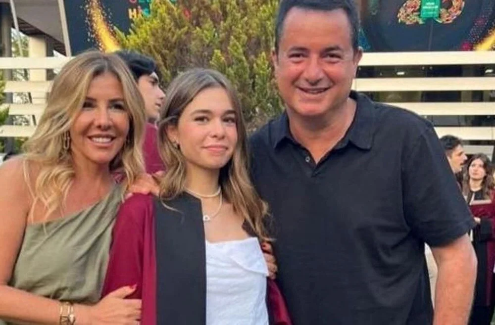 Acun Ilıcalı’nın Eski Eşi Zeynep Yılmaz’dan Yeni Aşk Pozları!