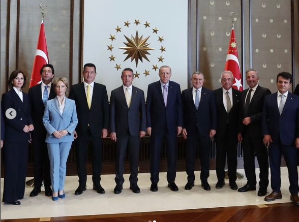 Cumhurbaşkanı Erdoğan, Acun Ilıcalı ve Fenerbahçe Yönetimi ile Külliye’de Bir Araya Geldi