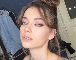 &nbsp; Afra Saraçoğlu, Yalı Çapkını dizisinde önemli bir rol üstleniyor