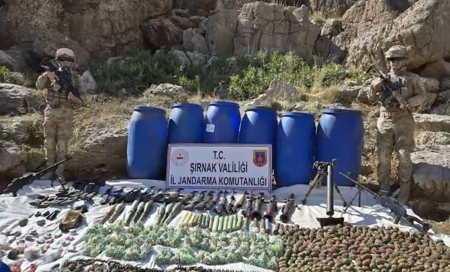 İçişleri Bakanı Ali Yerlikaya, Gürz-17 operasyonlarına ilişkin açıklama yaptı. 10