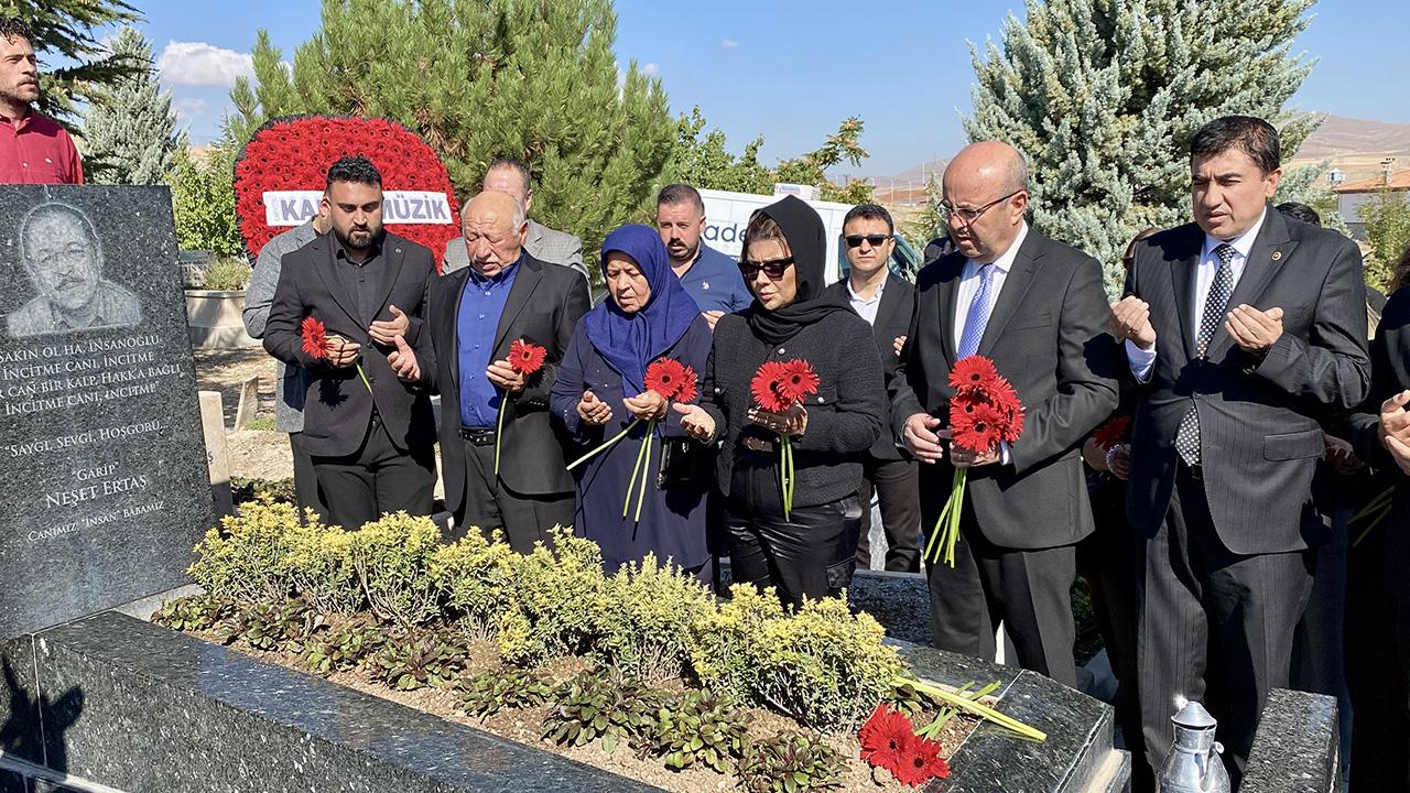 neşet ertaş mezarlık