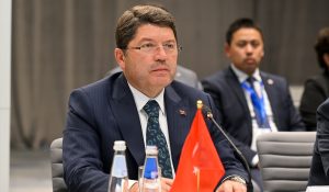 Bakan Tunç, görüşmede, TDT ülkeleri arasındaki etkileşimin düzenlenen üst düzey