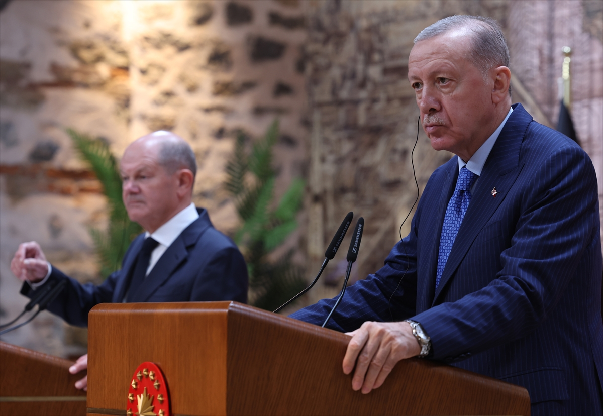Cumhurbaşkanı Recep Tayyip Erdoğan ve Almanya Başbakanı Olaf Scholz, Dolmabahçe’deki