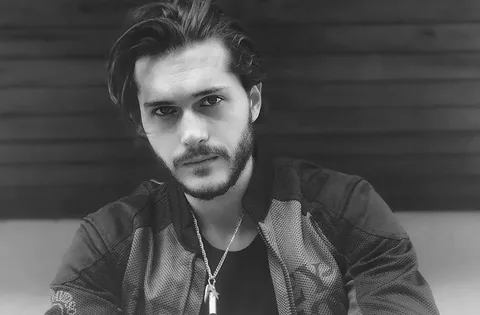 Leyla Dizisi Civan Kimdir, Gerçek Adı Nedir? Alperen Duymaz Kaç Yaşında, Boyu, Kilosu, Evli mi, Sevgilisi Kim, Hangi Dizilerde Oynadı?