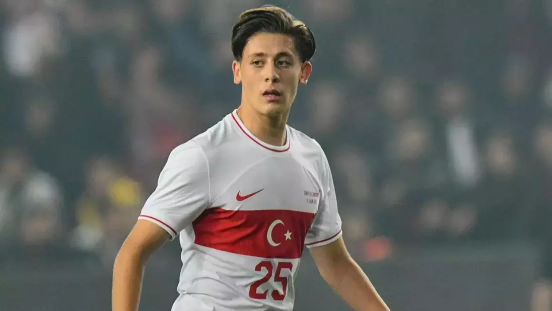   Fenerbahçe’nin genç yıldızı Arda Güler, son dönemlerde futbol sahalarındaki