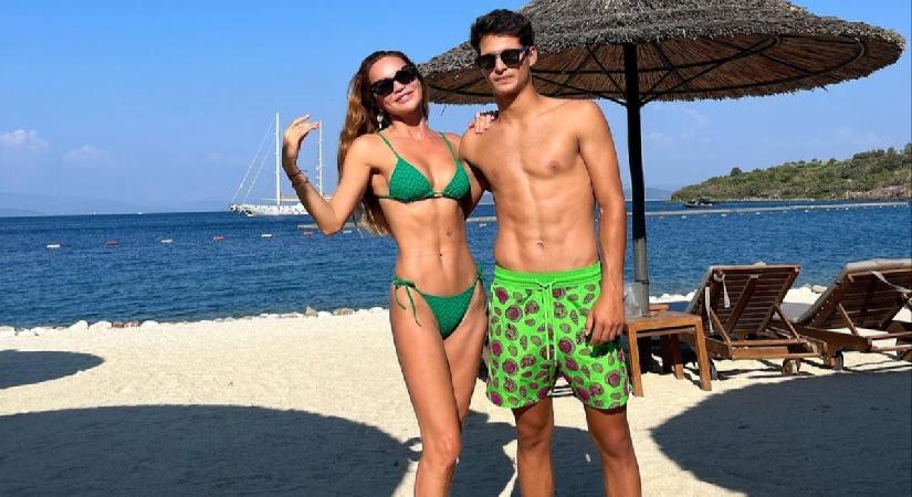 Ebru Şallı’nın Oğlu Beren 20 Yaşında! Anne-Oğul Barcelona Paylaşımı Sosyal Medyada Olay Oldu Ebru Şallı’nın Oğlu Beren 20 Yaşında! Anne-Oğul Barcelona Paylaşımı Sosyal Medyada Olay Oldu