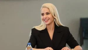 Büşra Pekin boyu kaç? Show TV ekranlarında yayınlanan Bahar dizisi,