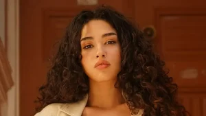 Kızılcık Şerbeti dizisi, Show TV ekranlarında her Cuma günü izleyiciyle