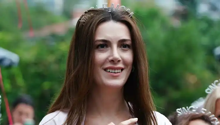 Elit Andaç Çam kimdir