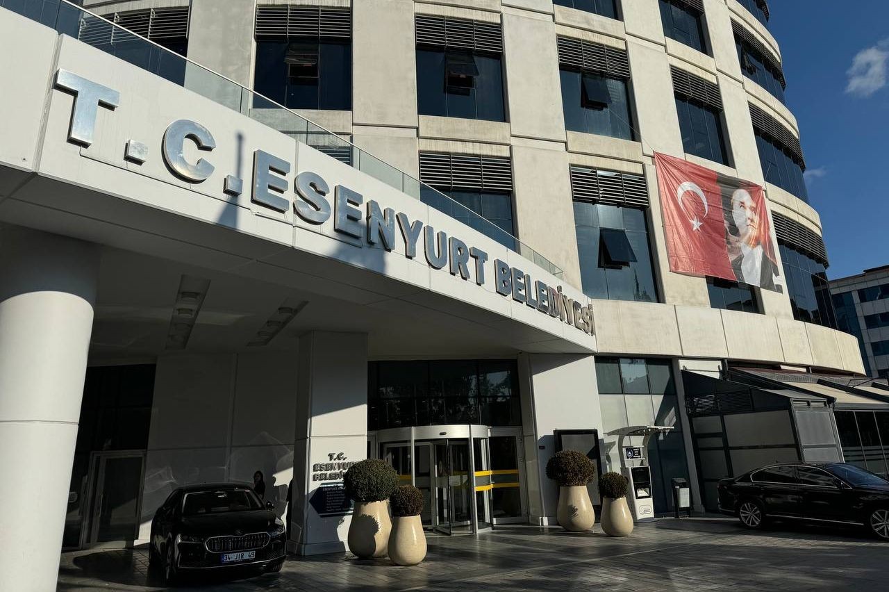 İçişleri Bakanlığı, terör soruşturması kapsamında tutuklanan Esenyurt Belediye Başkanı Ahmet