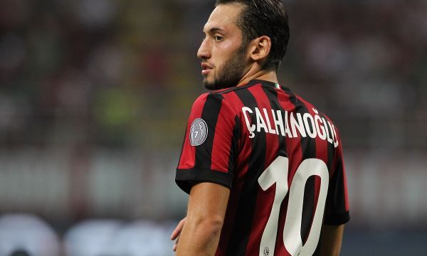 Hakan Çalhanoğlu Aslen Nereli, Babası Kim, Boyu Kilosu ve Yaşı Kaç, Evli mi, Hangi Takımlarda Oynadı?