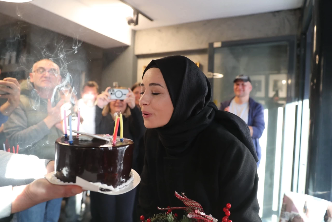 Kızıl Goncalar Meryem’i Özgü Namal Biyografisi, Kaç Yaşında, Evli mi, Çocuğu Var mı, Nereli?