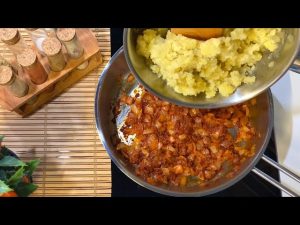 Patatesli iç harcı, börek, gözleme, köfte ve birçok hamur işinde