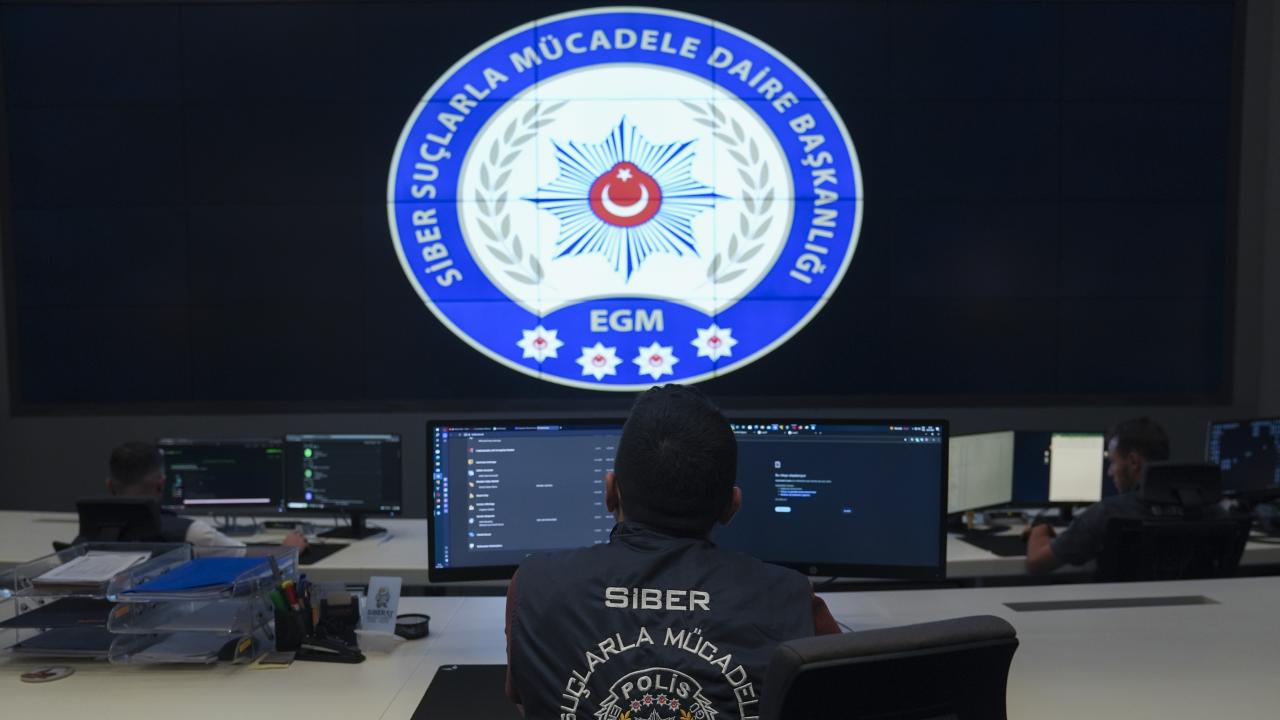 İçişleri Bakanı Ali Yerlikaya, “siber devriyelerimiz, sanal dünyada da suçluların
