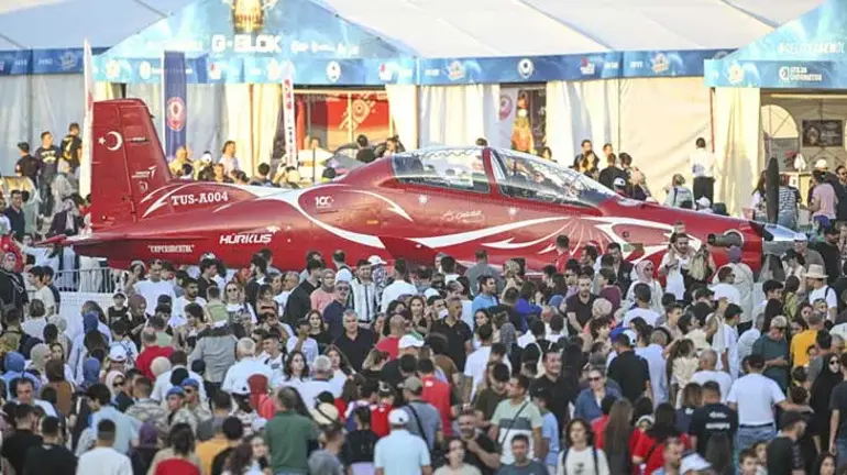 TEKNOFEST Adana'da Son Gün: Gökyüzünde Nefes Kesen Gösteriler teknofest de nefes kesen görüntüler