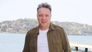 Murat Serezli kimdir? Leyla dizisinin kadrosuna katılan Esat Murat Serezli,