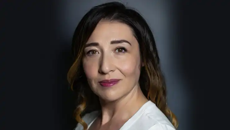 Yasemin Baştan kimdir