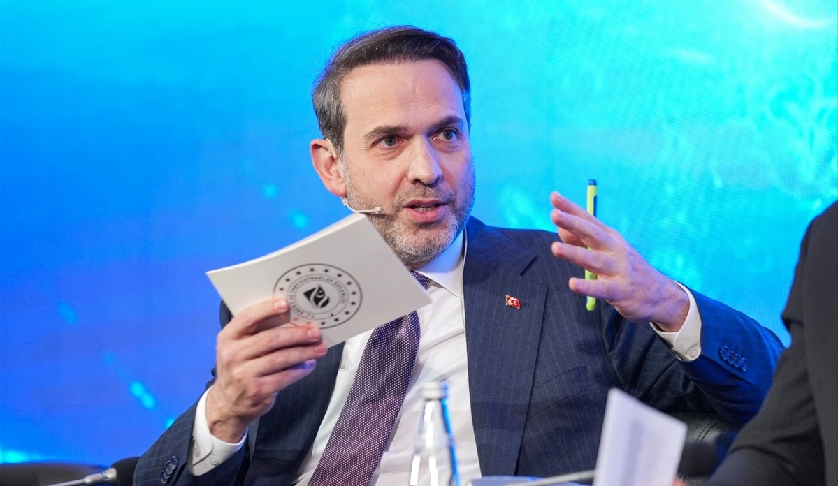 Bakan Bayraktar, bu yıl ilk kez düzenlenen İstanbul Energy Forum’una