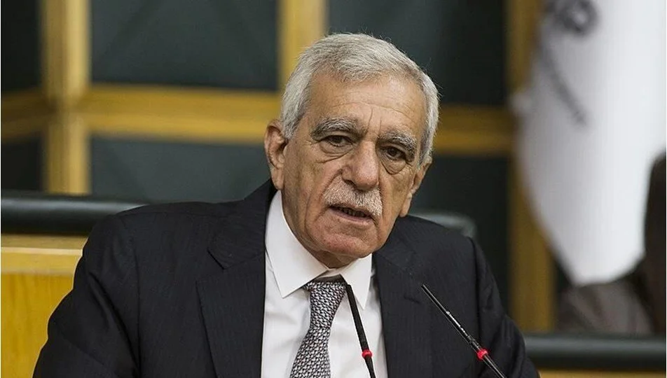   Ahmet Türk, Mardin Büyükşehir Belediye Başkanı olarak görev yaparken