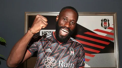 Arthur Masuaku Kimdir? Boyu, Kilosu, Kaç Yaşında, Nereli, Mevkisi Nedir, Hangi Takımlarda Oynadı?