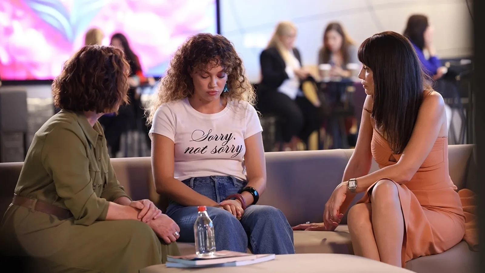   Bennu Yıldırımlar, Melisa Şenolsun ve Müjde Uzman’ı bir araya