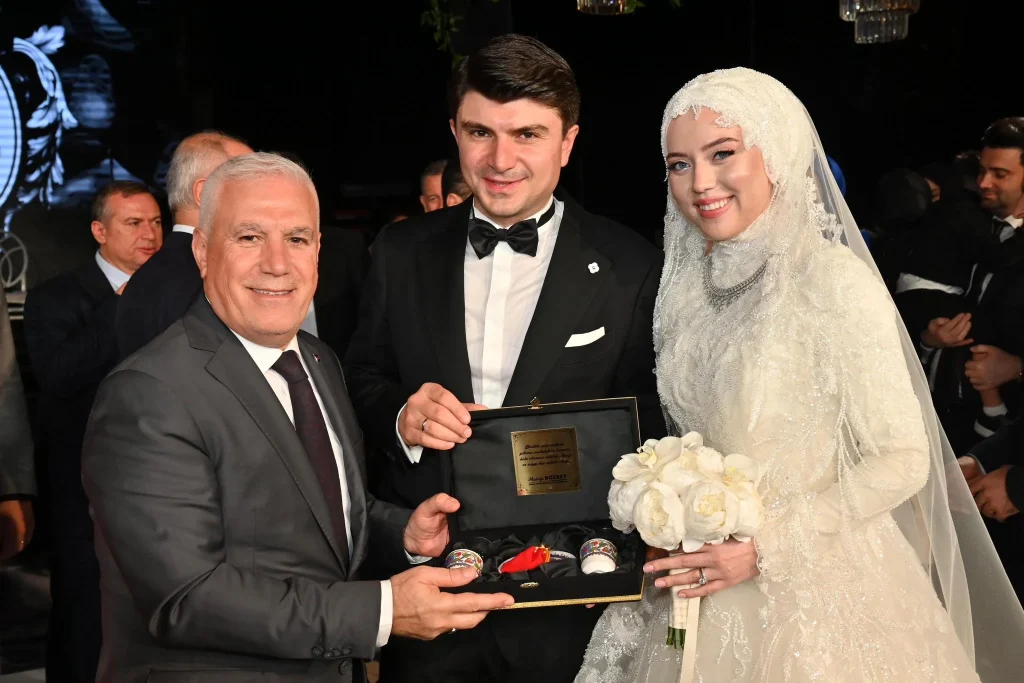 Bursa’nın Omertası: Çelik Ailesi ve Bozbey İttifakı - Mehmet Hakan Kekeç