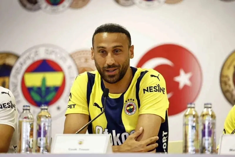 Cenk Tosun Biyografisi: Kökeni Neresi, Babası Nereli, Ne Kadar Maaş Alıyor, Hangi Takımlarda Forma Giydi, Hangi Mevkide Oynuyor?