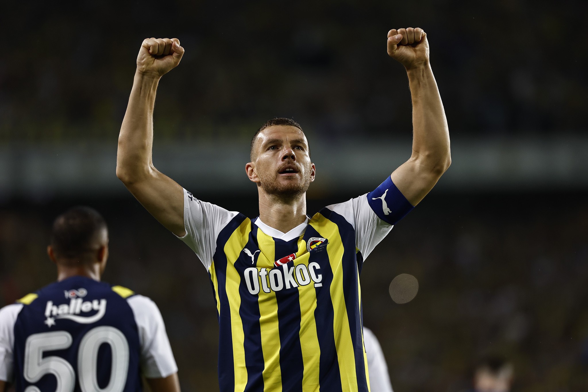  Fenerbahçe’nin yıldız forveti Edin Dzeko, kariyeri boyunca birçok başarıya