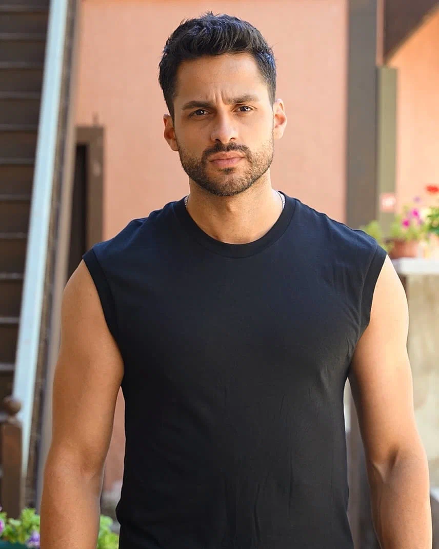 Ekin Mert Daymaz Esas Oğlan Dizisinde Mi? Sevgilisi Kim, Kaç Yaşında, Aslen Nereli, Alevi Mi, Nasıl Ünlü Oldu, Hangi Dizi ve Filmlerde Oynadı?