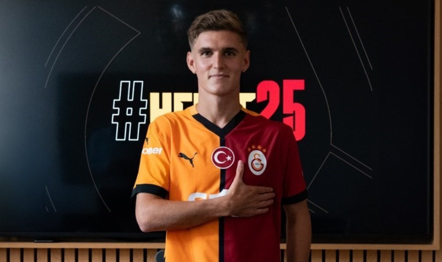   Galatasaray’ın transfer hedeflerinden biri olan Danimarkalı futbolcu Elias Jelert,