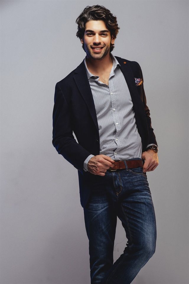 Esas Oğlan Ozan Kim, Gerçek Adı Ne? Şükrü Özyıldız Evli Mi, Boyu Kaç, Aslen Nereli, Hangi Dizi ve Filmlerde Oynadı?