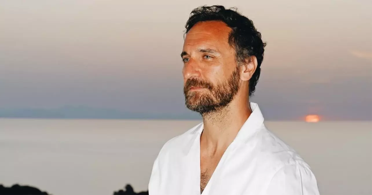    Fırat Çelik, Esas Oğlan dizisine katılıyor! Peki, sevgilisi kim,