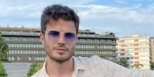 Genç oyuncu Furkan Okumuş, son dönemde Türk televizyon ve tiyatro