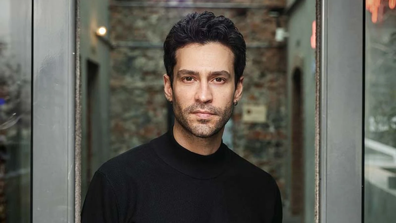 Hayatı Film Olan Barış Manço'yu Kim Canlandıracak? Barış Manço'yu Ekin Koç mu Oynayacak? Hayatı Film Olan Barış Manço'yu Kim Canlandıracak? Barış Manço'yu Ekin Koç mu Oynayacak?