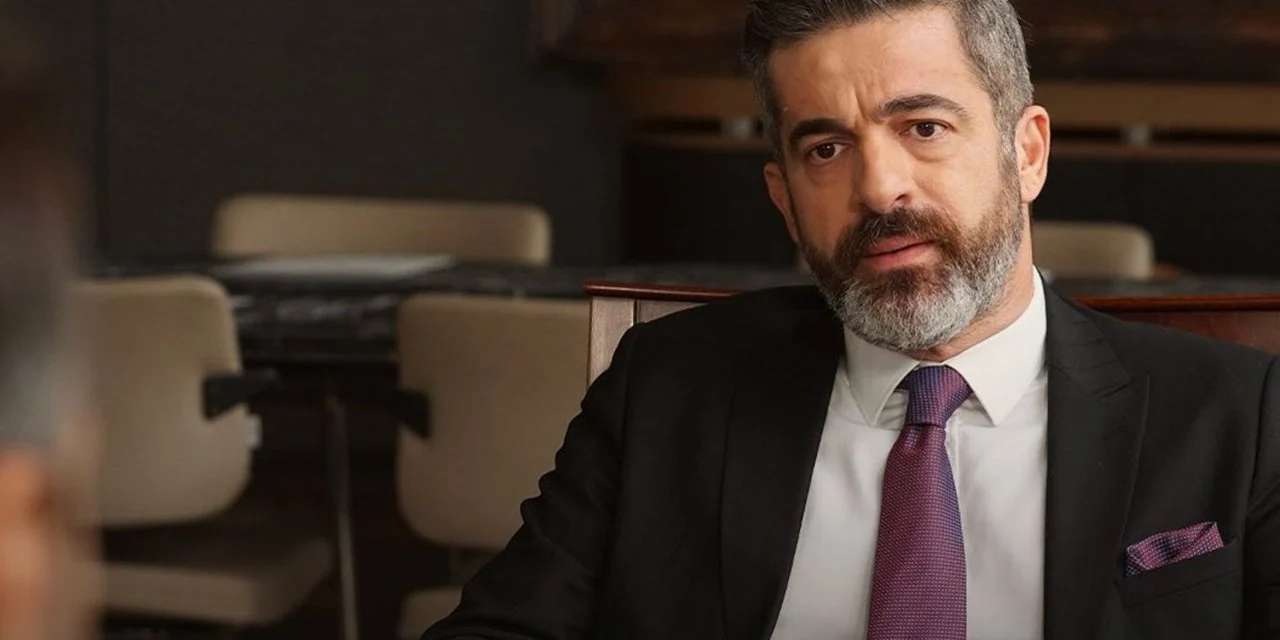 Holding Nesim Kim, Gerçek Adı Ne? Kayra Şenocak Holding Dizisinde Rolü Nedir, Evli mi, Eşi Kim, Çocuğu Var mı, Aslen Nereli, Hangi Dizi ve Filmlerde Oynadı?